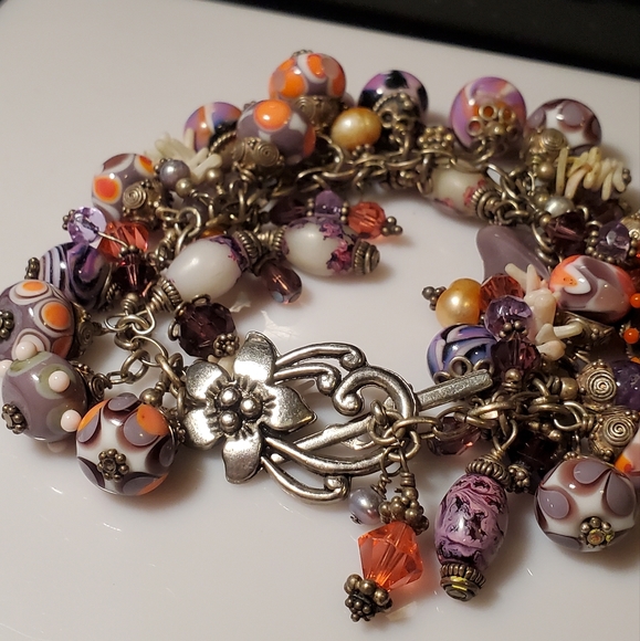 Beautiful Dangling Bracelet - Picture 3 of 14